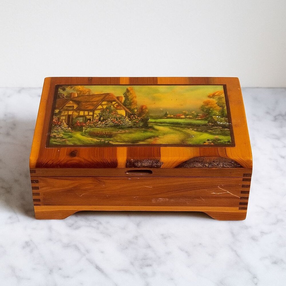 Vintage Cedar Wood Keepsake Box with Cottage Scene Rustic‎ Jewelry Trinket Box